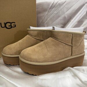 NIB UGG Classic Ultra Mini Platform Ankle Boots - 10